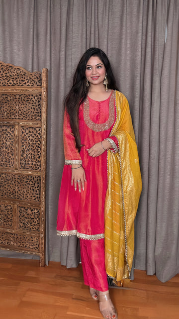 Gulabi Noor Tissue Shimmer Anarkali Set