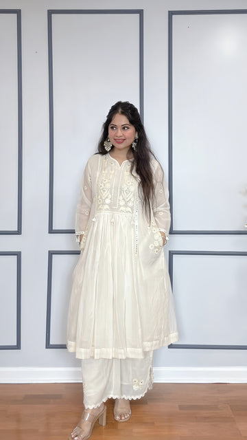 Elegant White Mulmul Chanderi Silk Suit with Resham Embroidery & Pockets