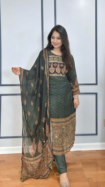 Crepe silk suit for women with mirror and cutdana work