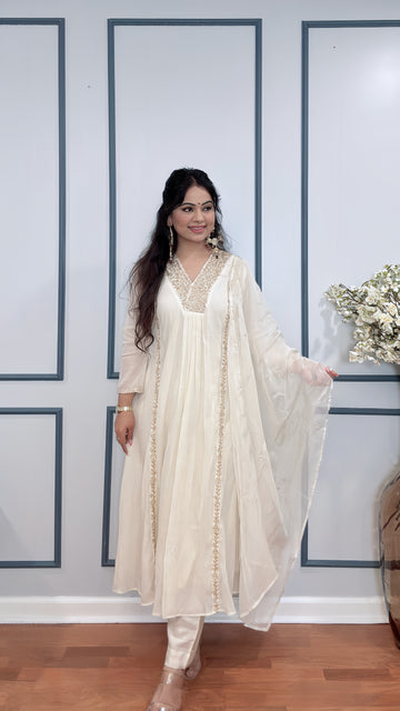 Regal Weave Banarasi Mulmul Chanderi fabric