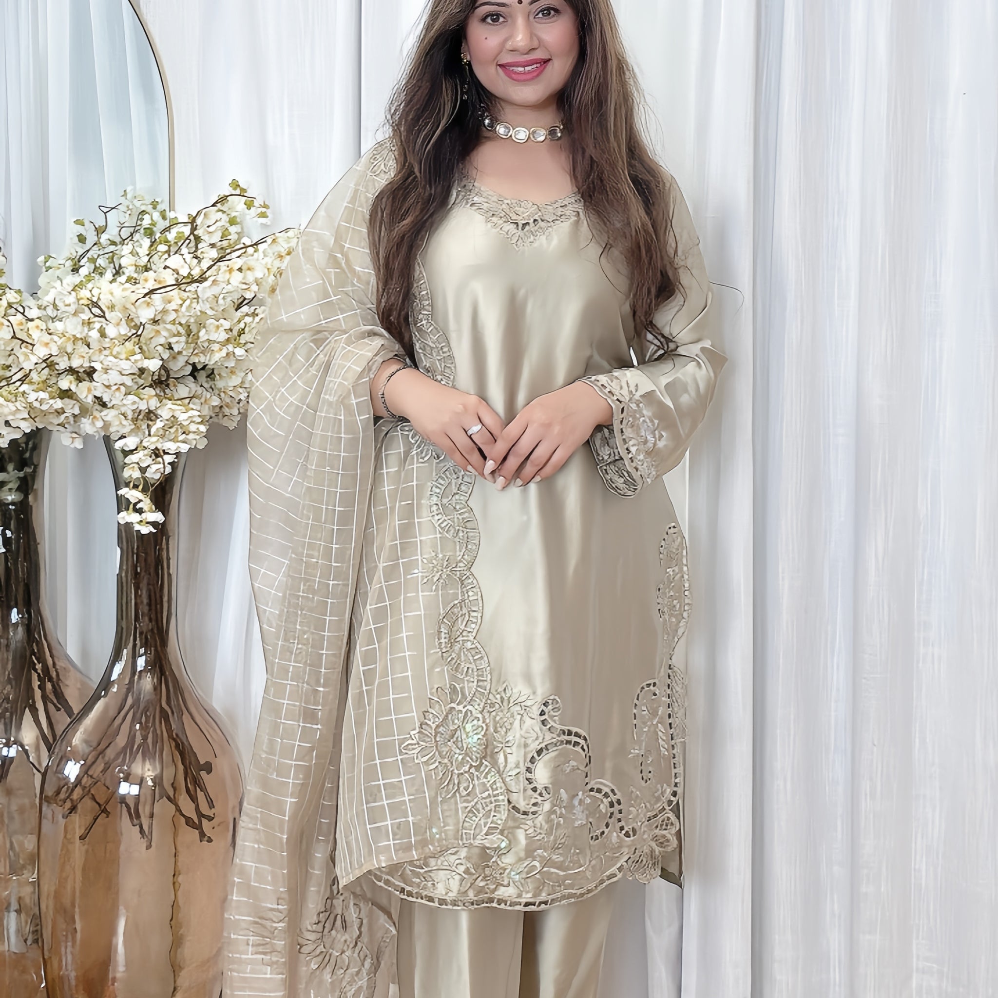Zarina Glow – Gold Crepe Silk Elegance