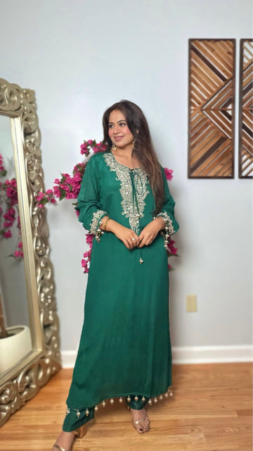 Vayuna Chinon Kurta Set