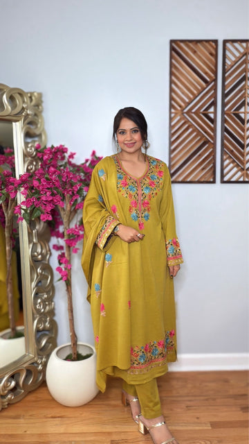 Zehnara – Soft woolen kurta set