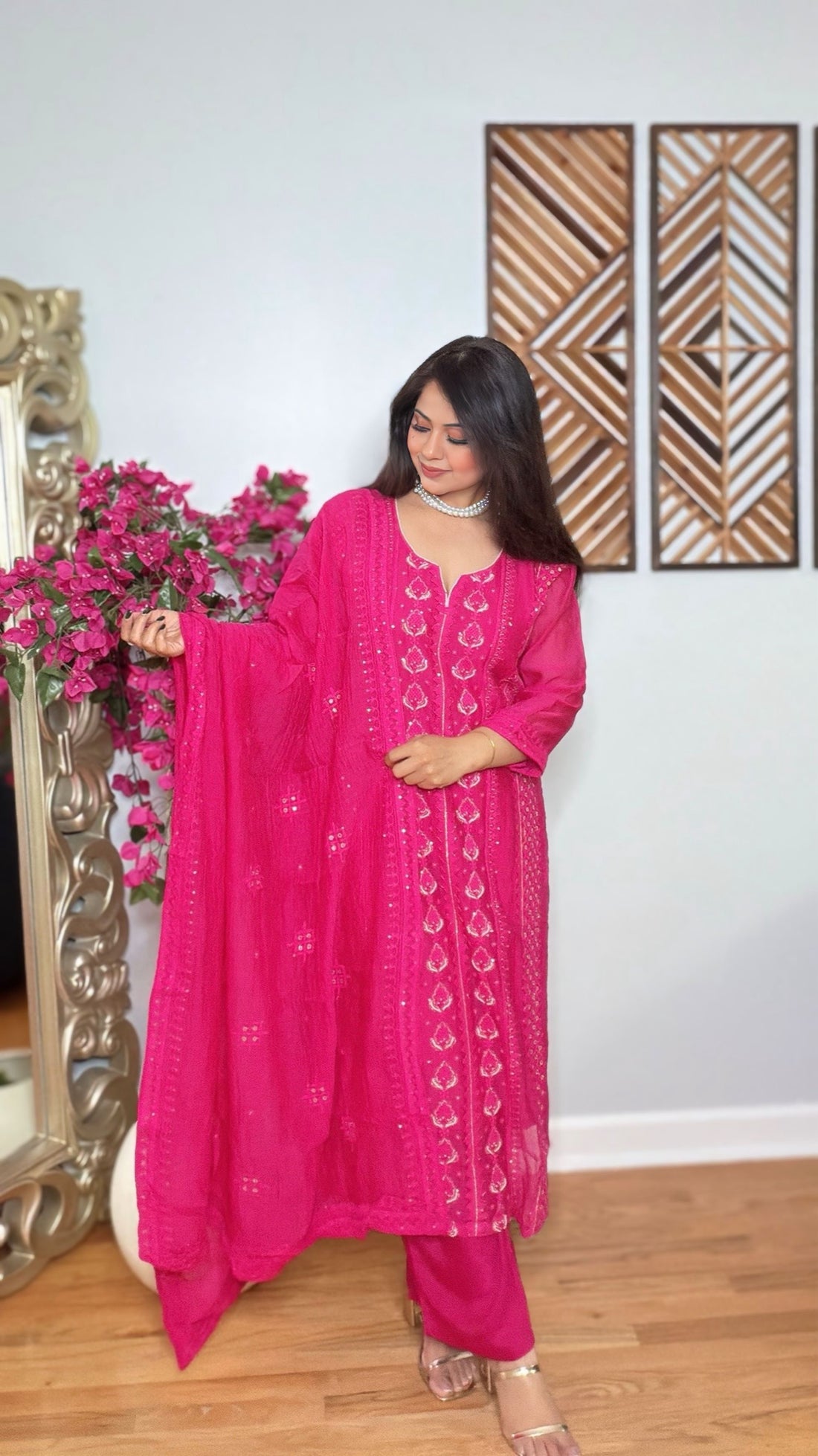 Yezra – Mulmul chanderi chikankari     suit