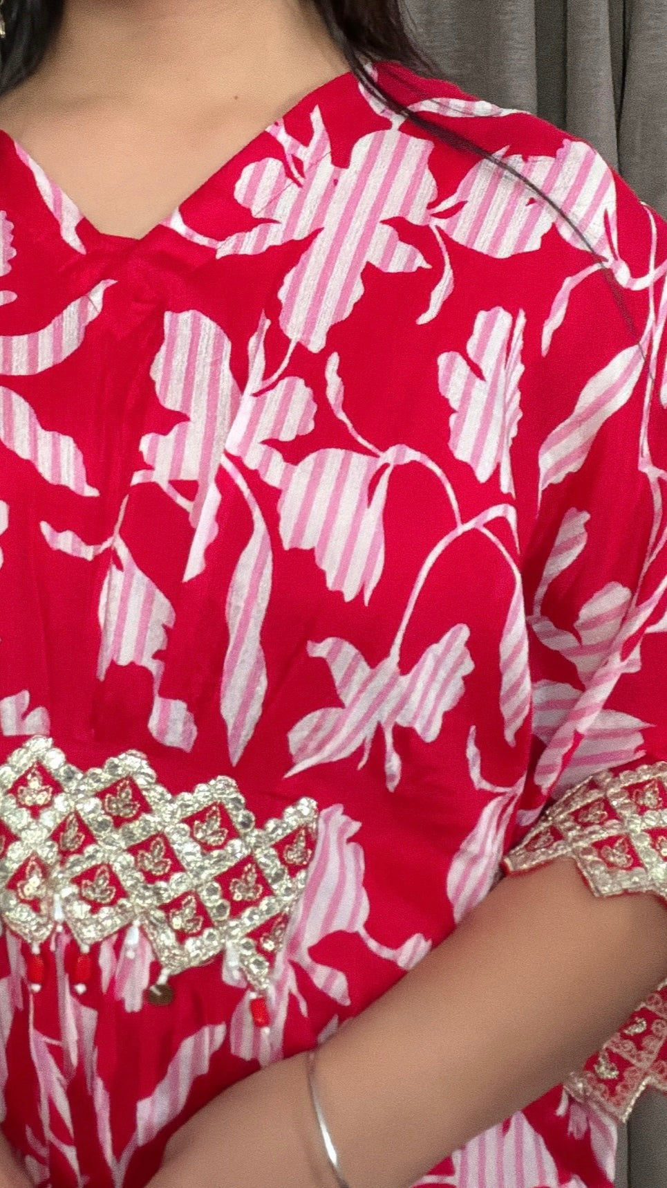 Zaiya – Red Chinon Silk Kaftan Set