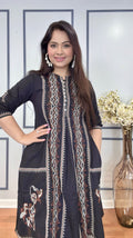 Ethnic summer dress Indian style USA

Lightweight Indian-inspired summer dress USA

Women’s breathable ethnic summer outfit USA