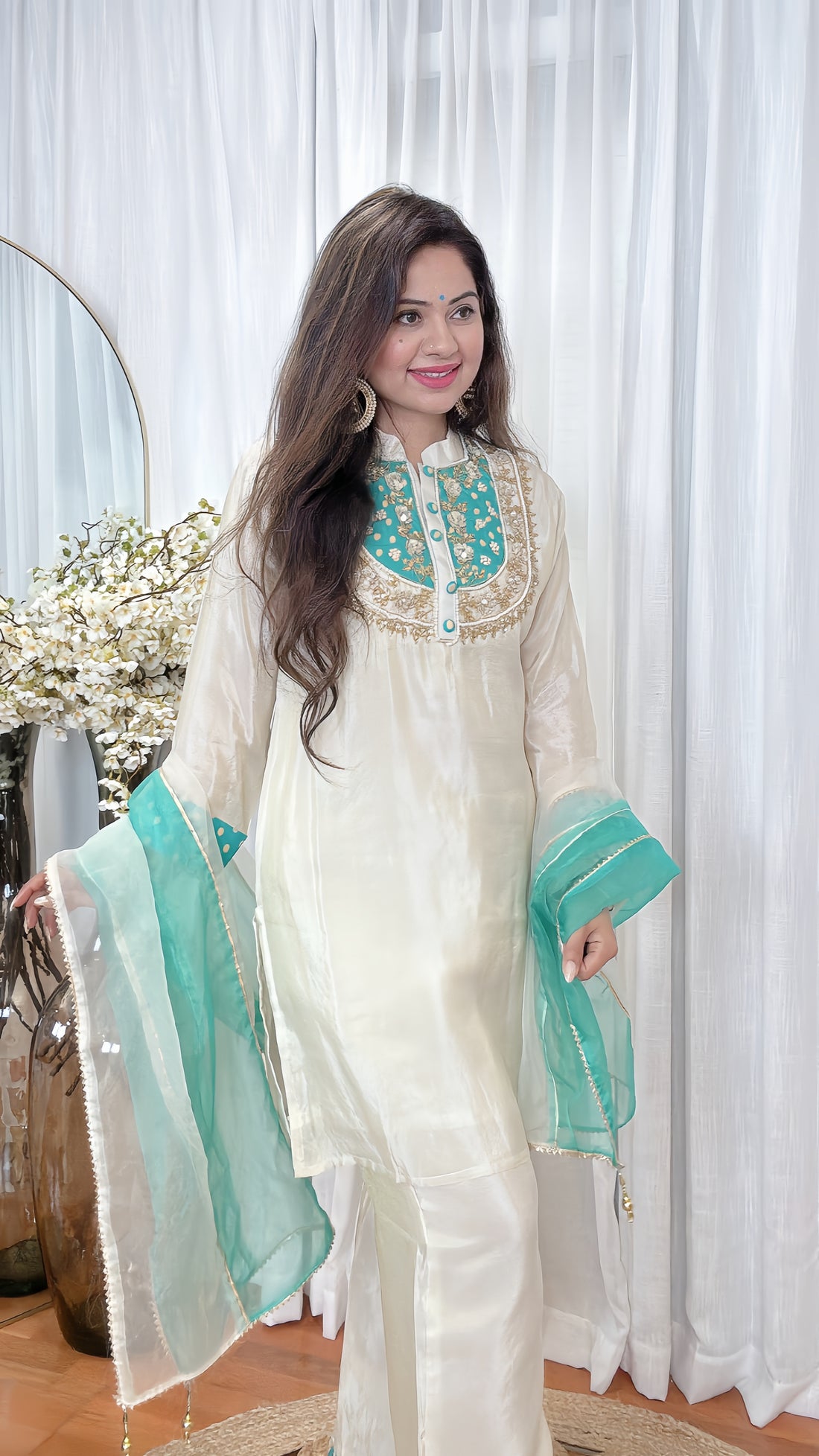 Zahira Glow – Shimmer Tissue Handcrafted Suit