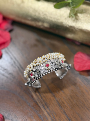 Tara Oxidized Pearl & Ruby Handcuff