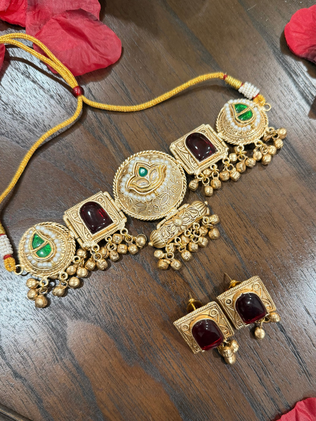 Aarika Brass Stone Choker Set