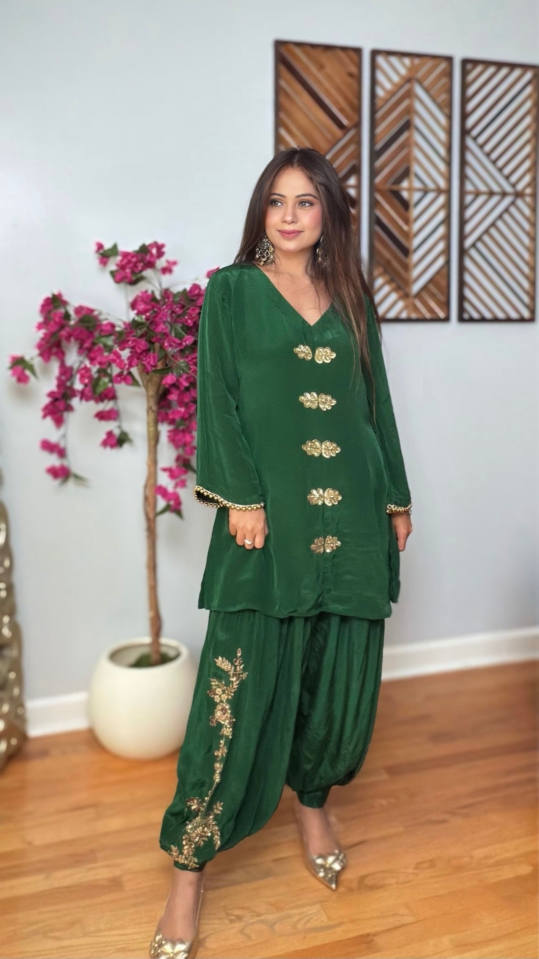 Avyani – Emerald Green Crepe Silk Balloon Pant Co-Ord Set