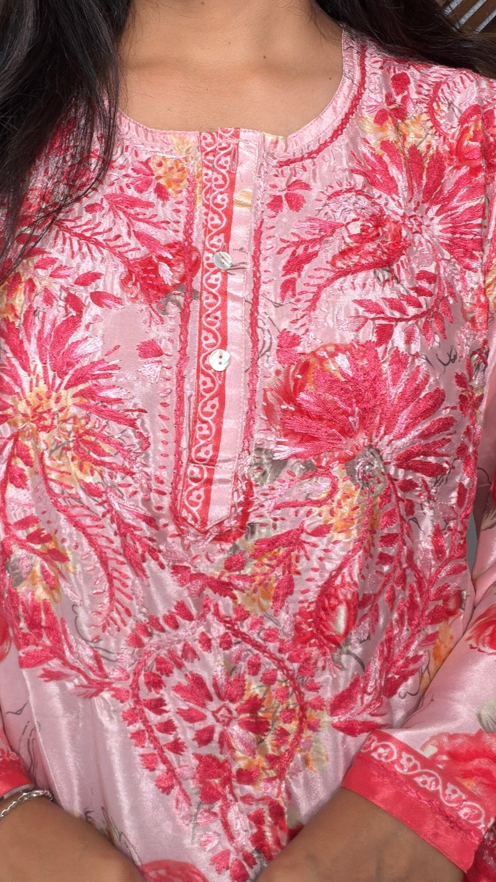Lamees Chikankari Embroidered Short Kurta