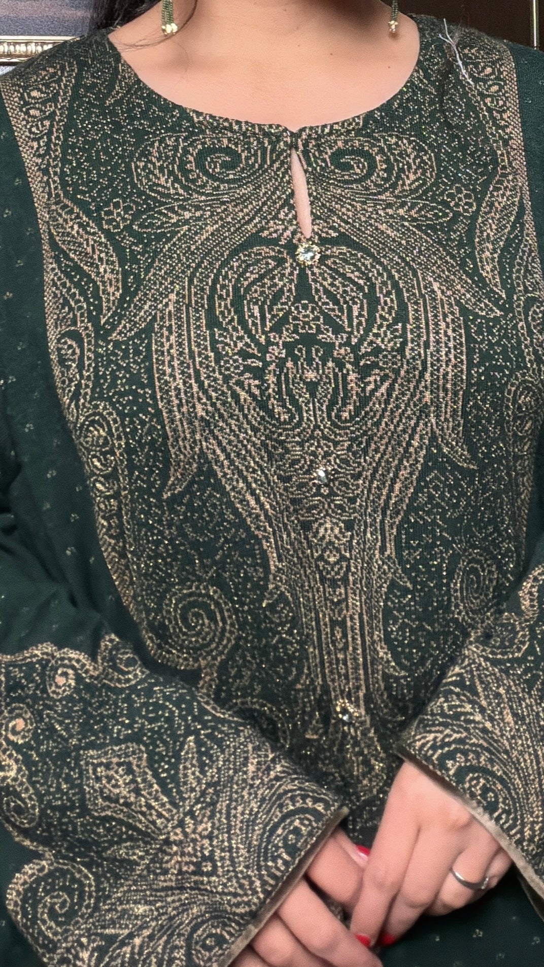 Azehra – Soft woolen Kashmiri pheran