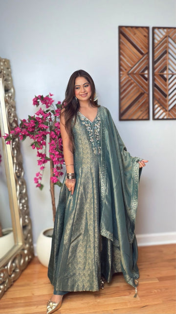 Vyanika Brocade Anarkali Suit