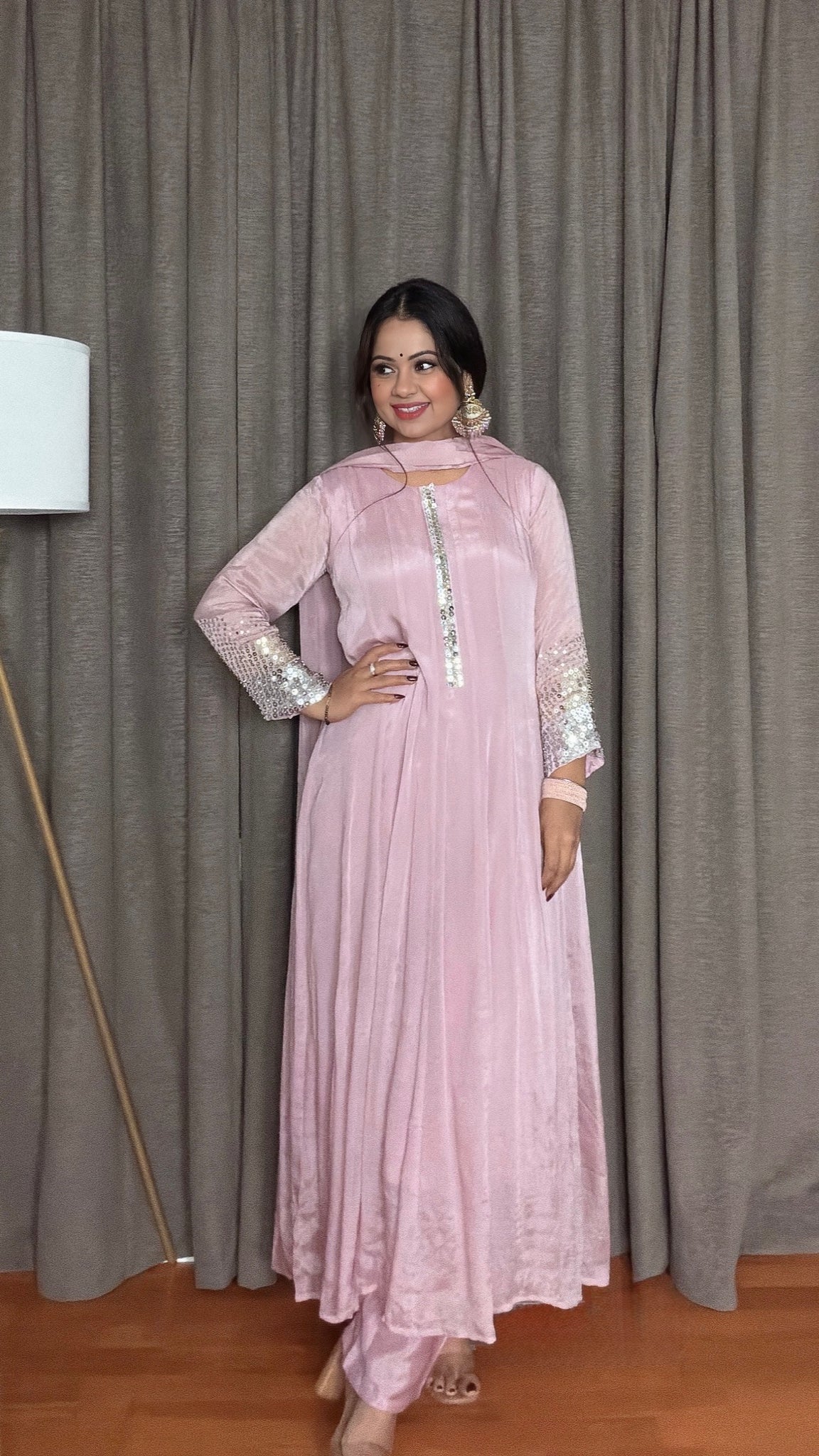 Noor Gulabi – Chinon Anarkali Set
