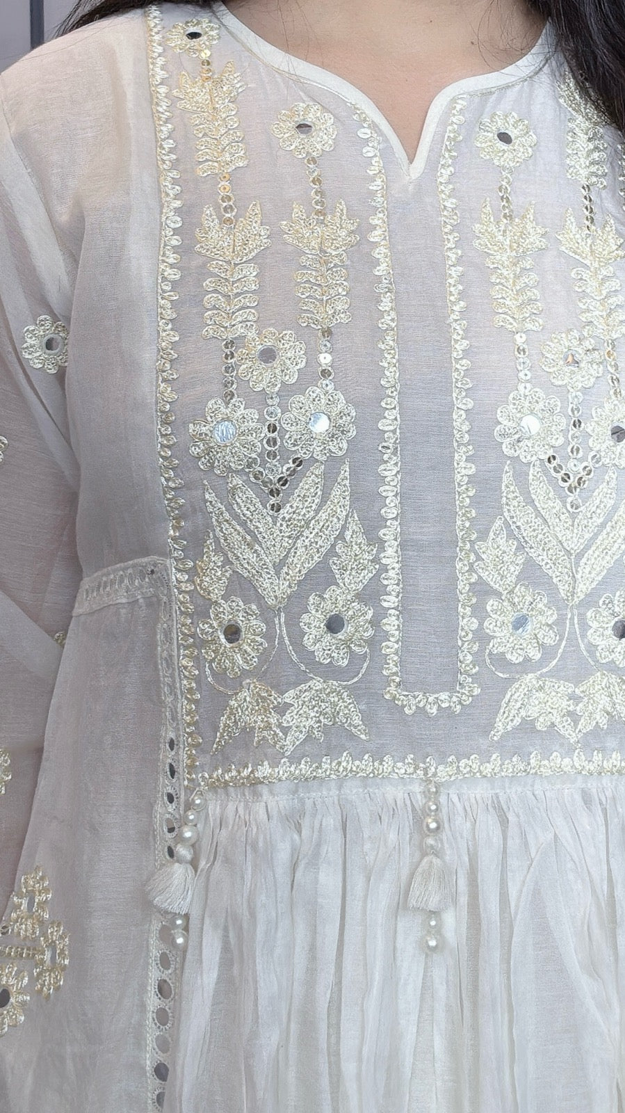 Elegant White Mulmul Chanderi Silk Suit with Resham Embroidery & Pockets