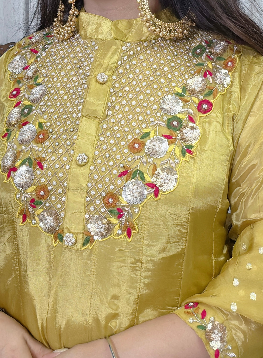Sunehri Taaj Crepe Anarkali