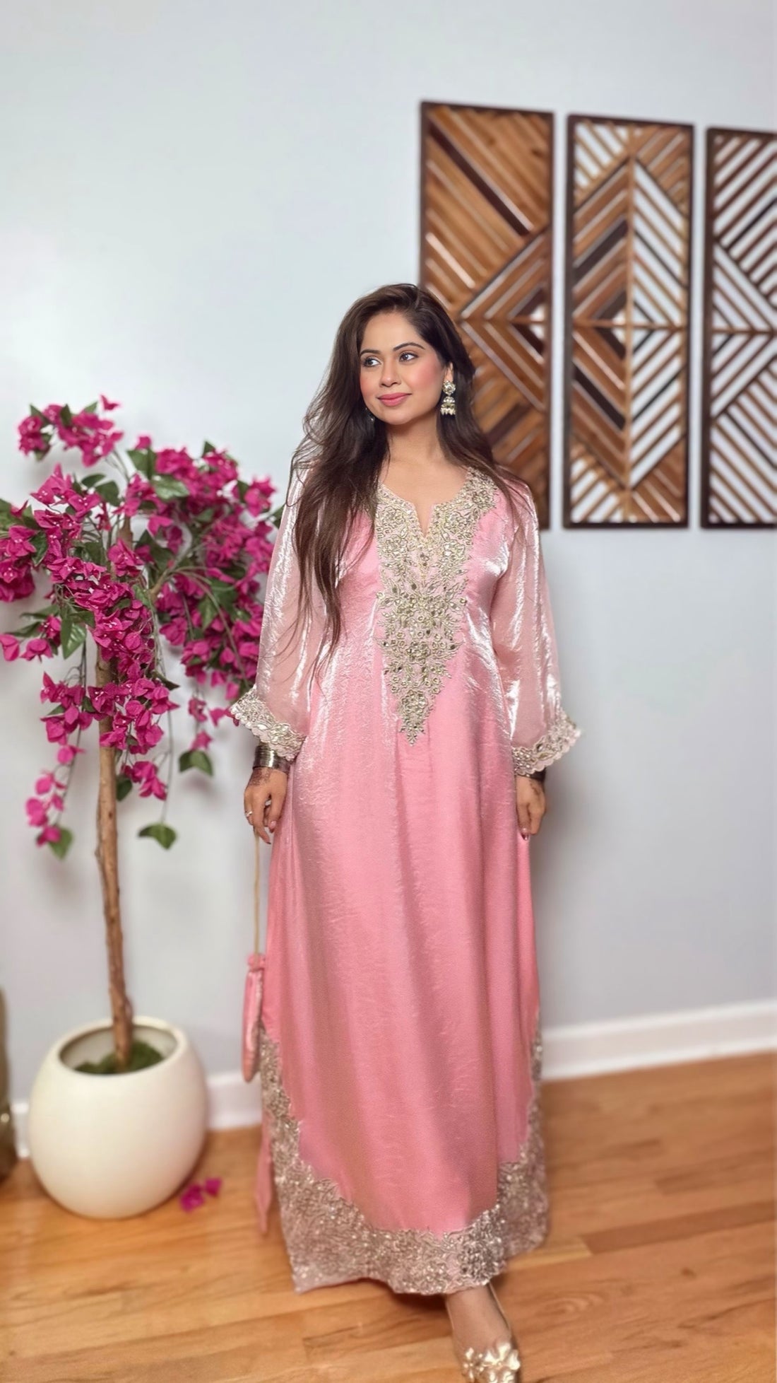 Pranisha – Glass Tissue Phiran Suit