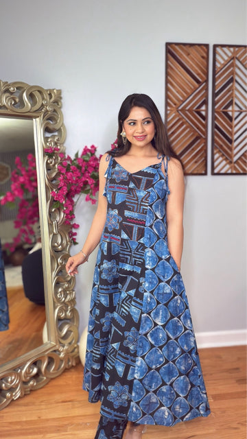 Indirae – Indigo Blue Cotton Strap Kurta Set
