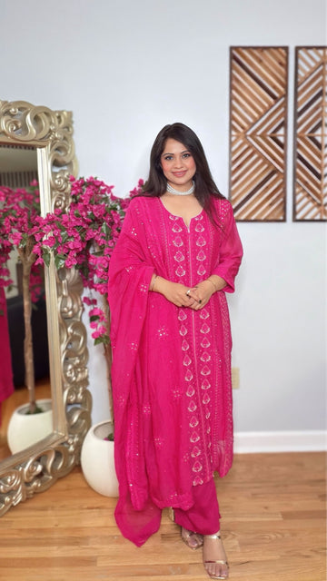 Yezra – Mulmul chanderi chikankari     suit