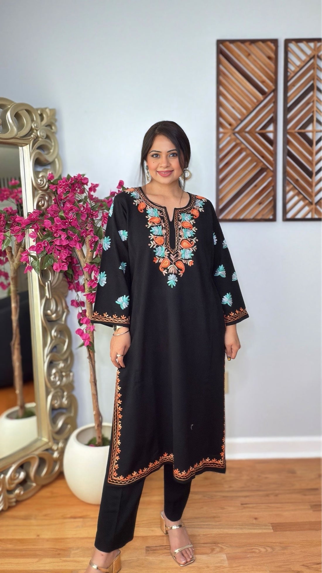 Mehrosa – Kashmiri embroidered pheran