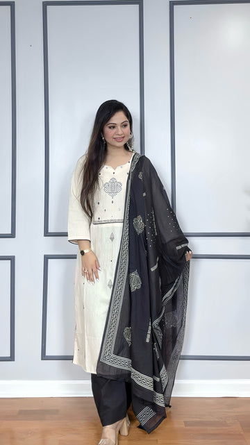 Women's Pure Cotton Salwar Suit in Size 40-46 – Traditional Ethnic Wear