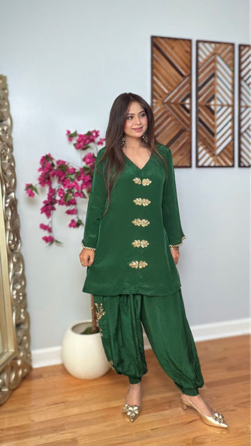 Avyani – Emerald Green Crepe Silk Balloon Pant Co-Ord Set