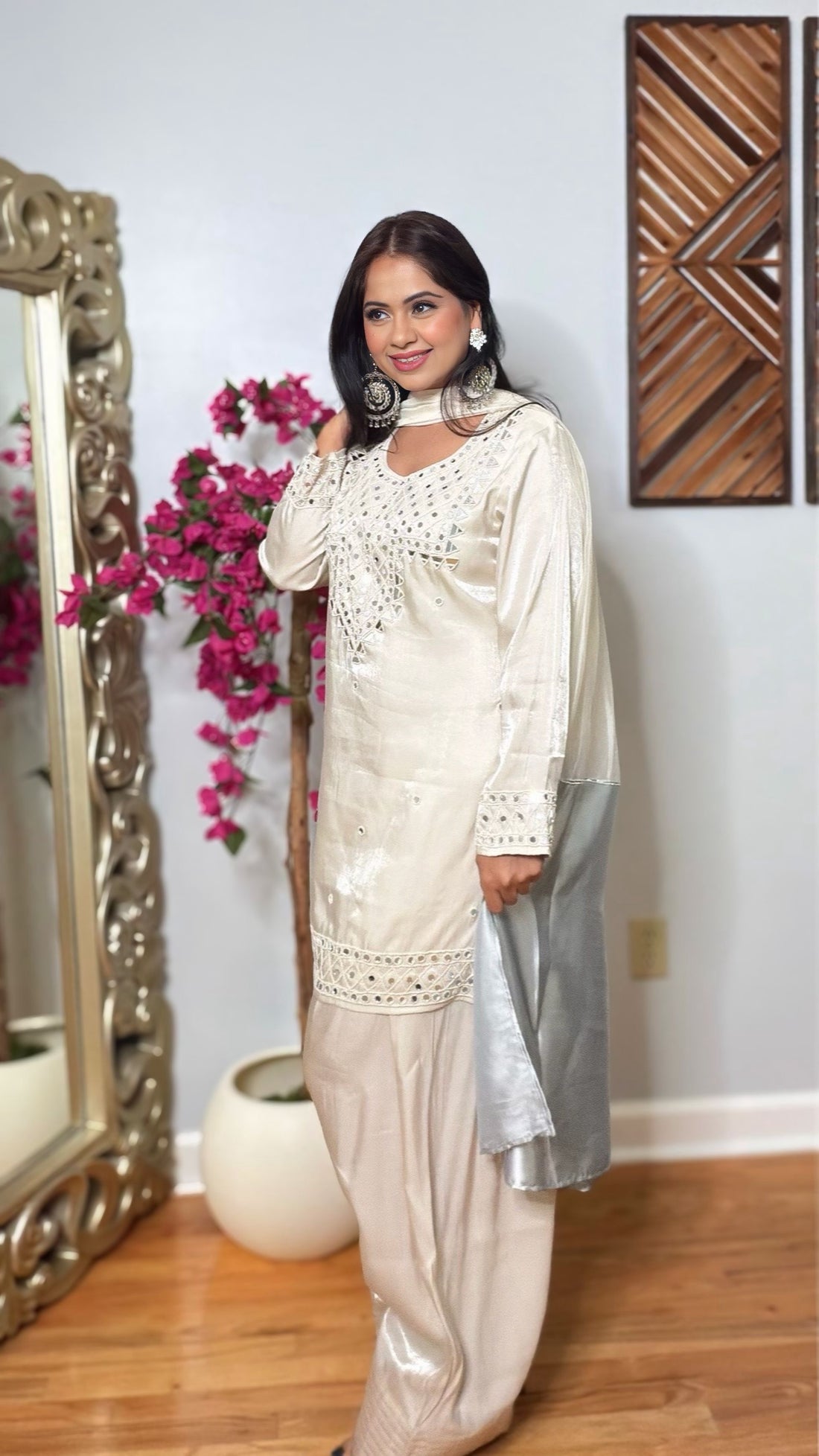 Noorishra Luxe Farshi Set