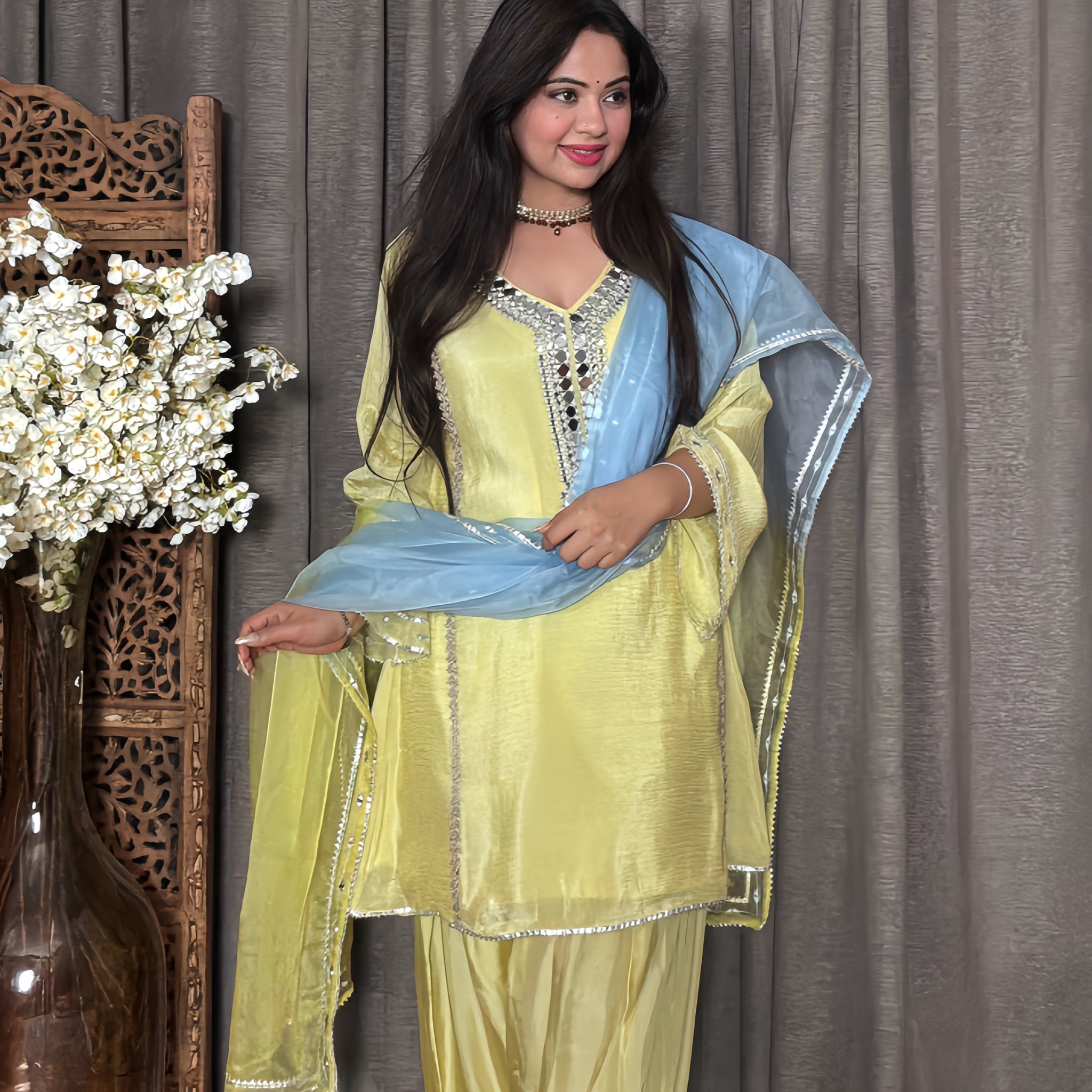 Aabroo Farshi Ensemble