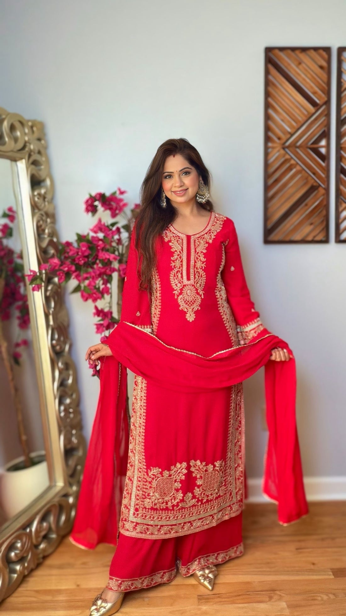 Tanishka – Red Embroidered Georgette Suit