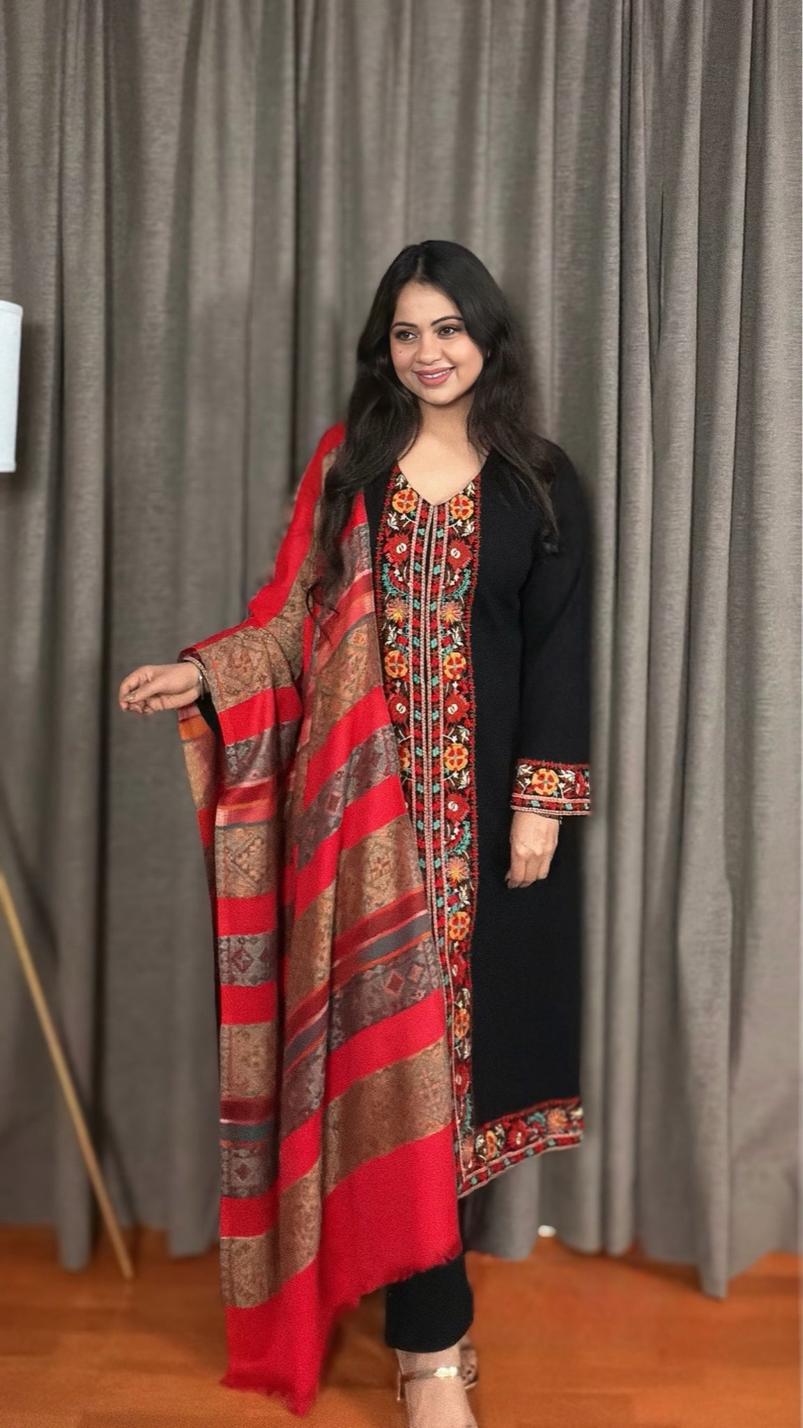 Raahira – Black Knitted Woolen Suit with Red Shawl